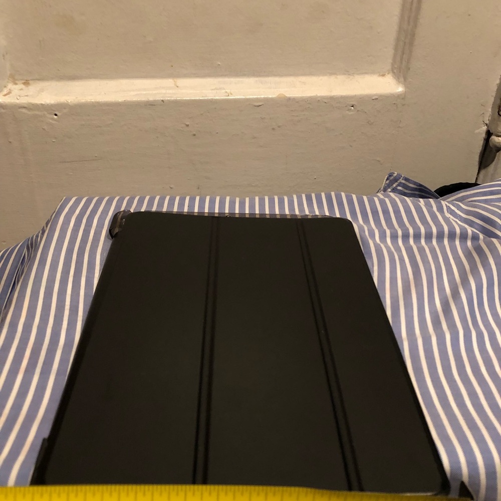 iPad protective case. Never use - Picture 4 of 7